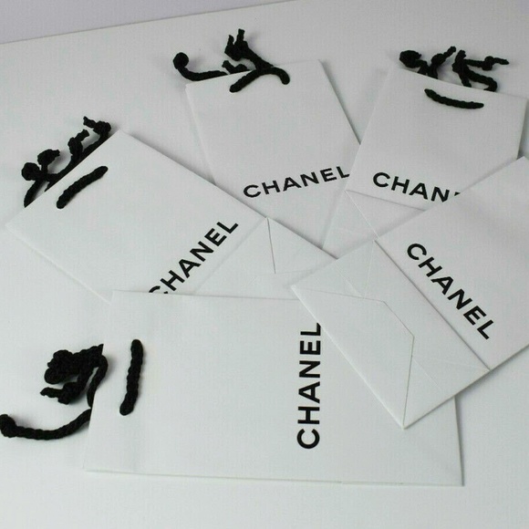 CHANEL Bag White Black Letters 9' X 5' Black String Collapsible - Picture 10 of 16